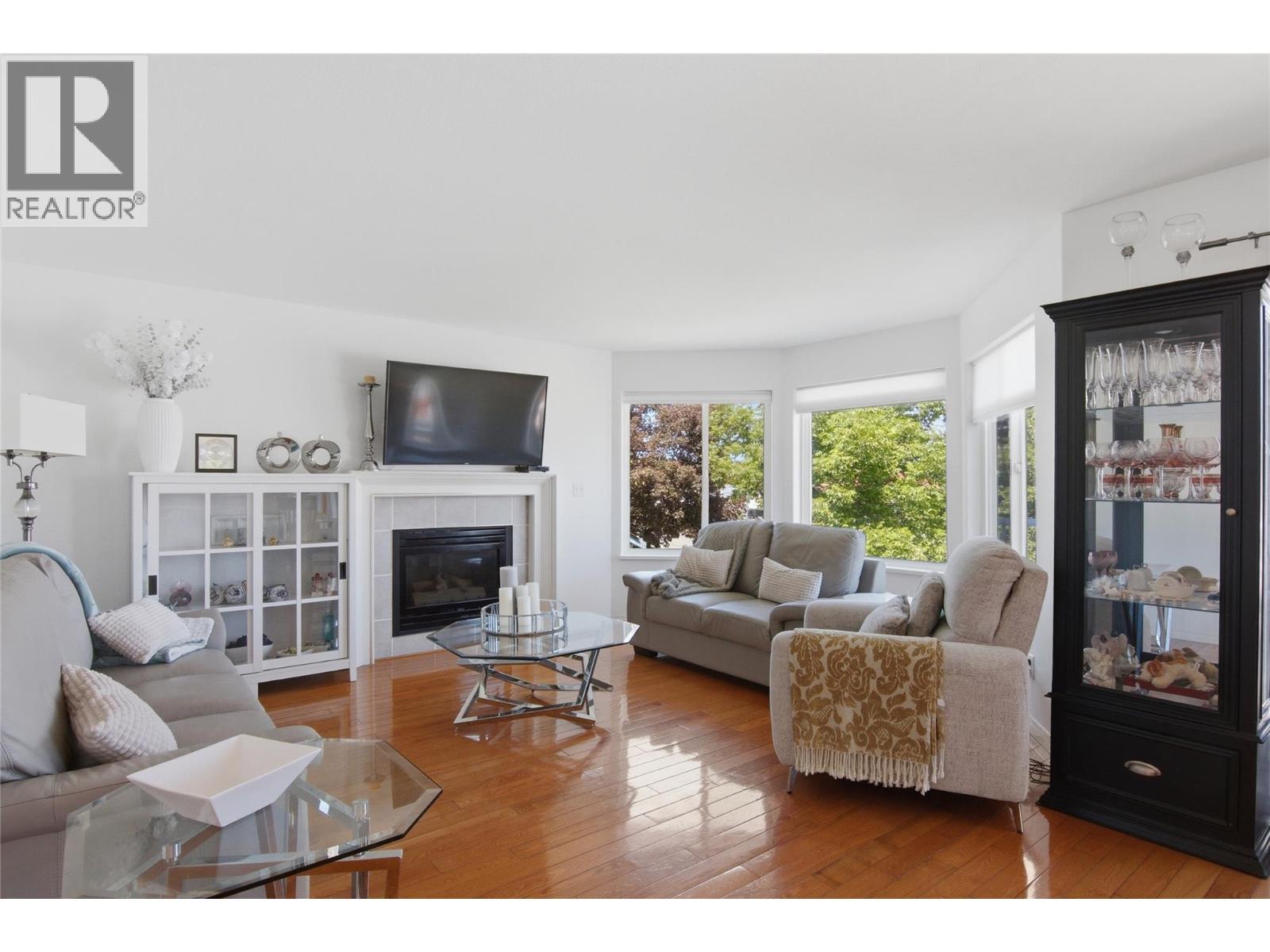 87 Thor Drive, Kamloops, BC - Indoor Photo Showing Living Room With Fireplace
