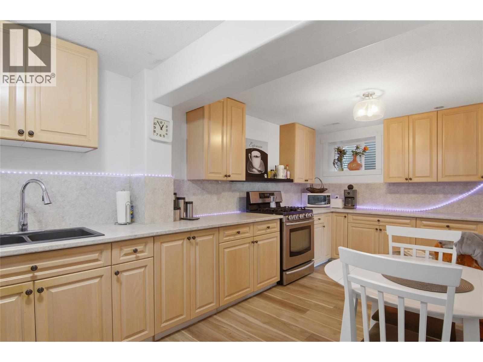 87 Thor Drive, Kamloops, BC - Indoor Photo Showing Kitchen