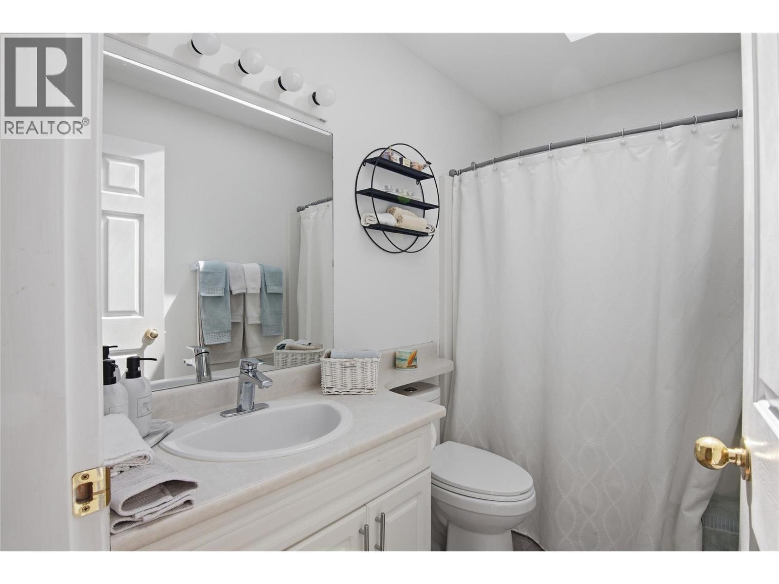 87 Thor Drive, Kamloops, BC - Indoor Photo Showing Bathroom
