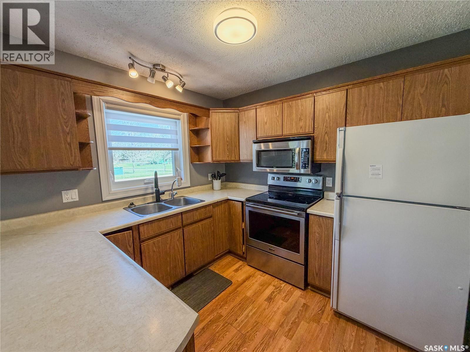 80 Morrison Drive, Yorkton, SK - Indoor Photo Showing Kitchen With Double Sink