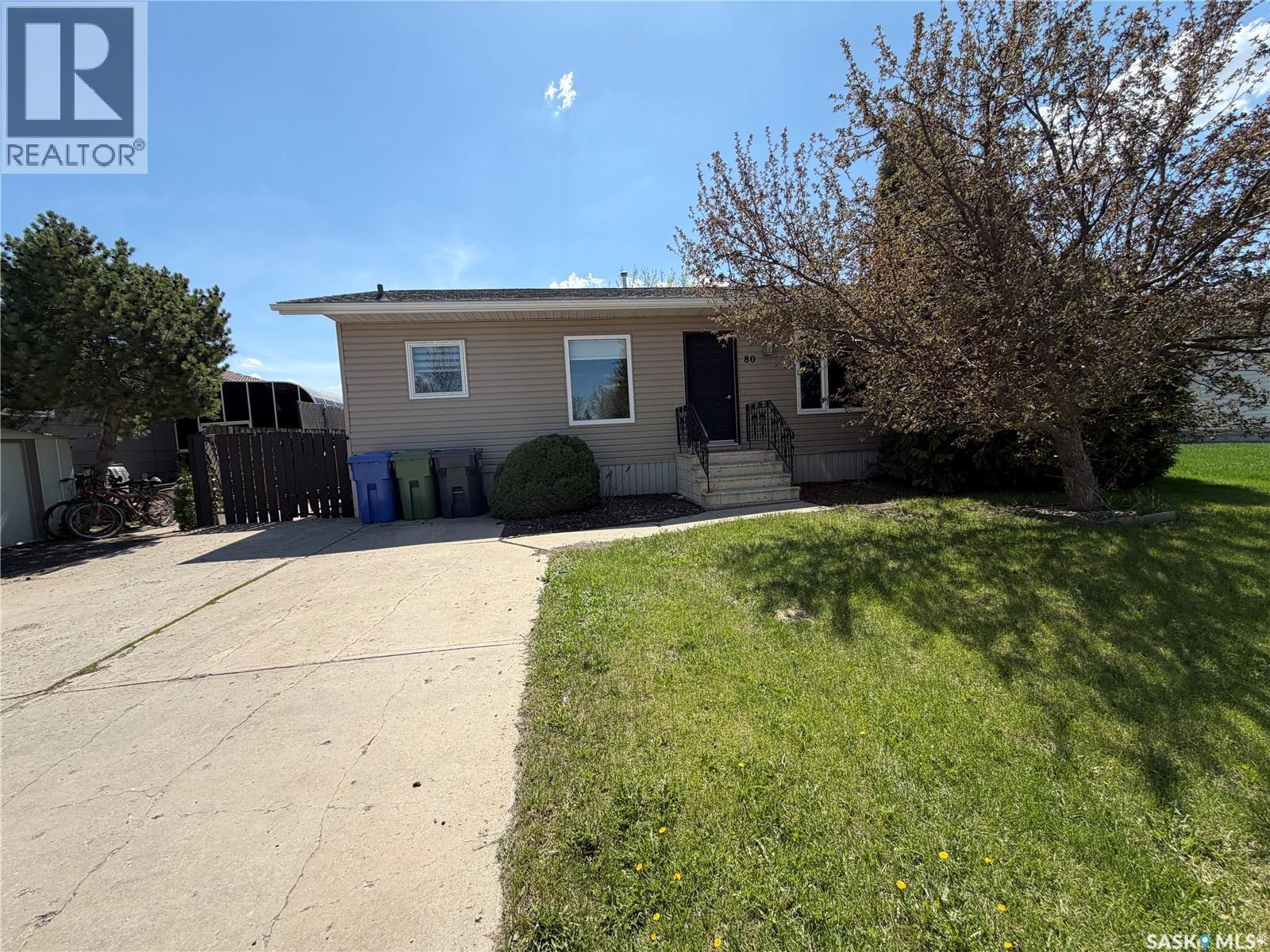 80 Morrison Drive, Yorkton, SK - Outdoor