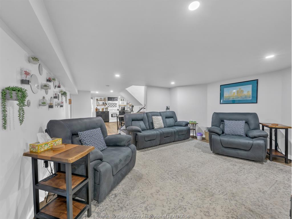 Lower Unit-1029 Parent, Windsor, ON