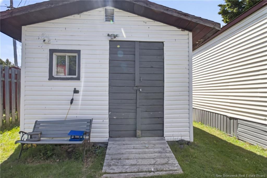 16 Tait Cres, Lakeville, NB