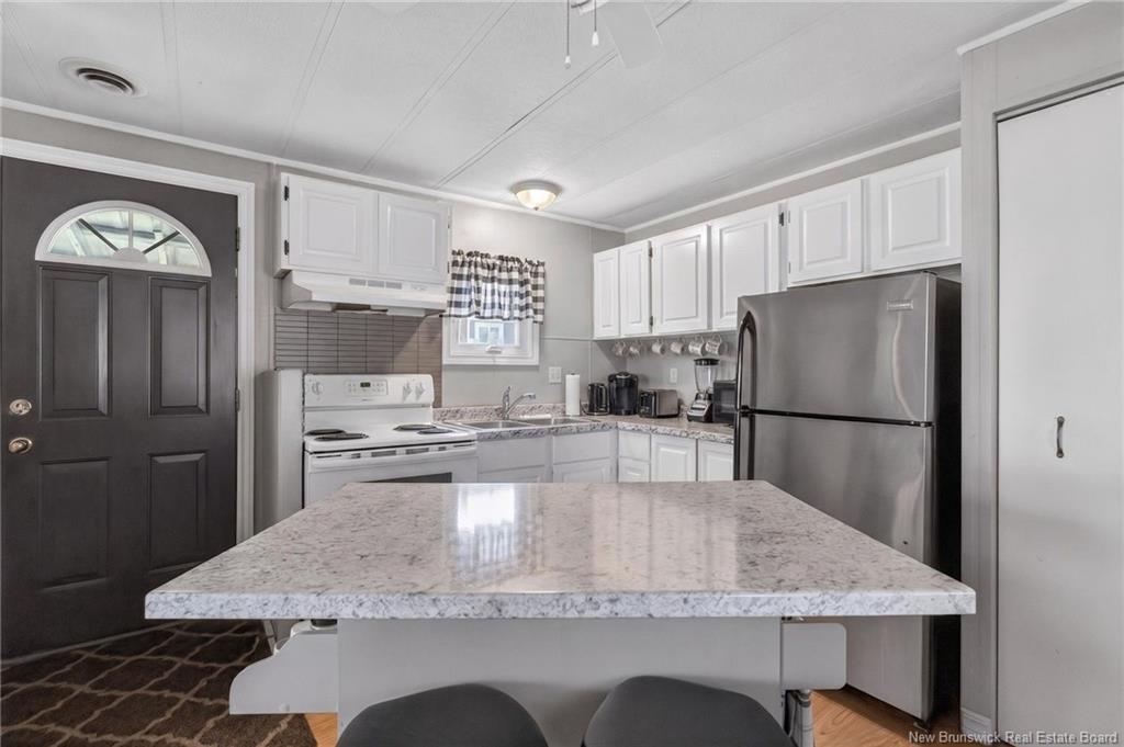 16 Tait Cres, Lakeville, NB