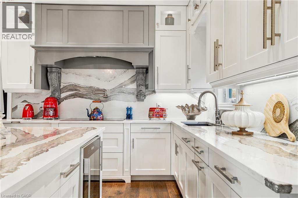 149 Miller Drive, Ancaster, ON - Indoor Photo Showing Kitchen