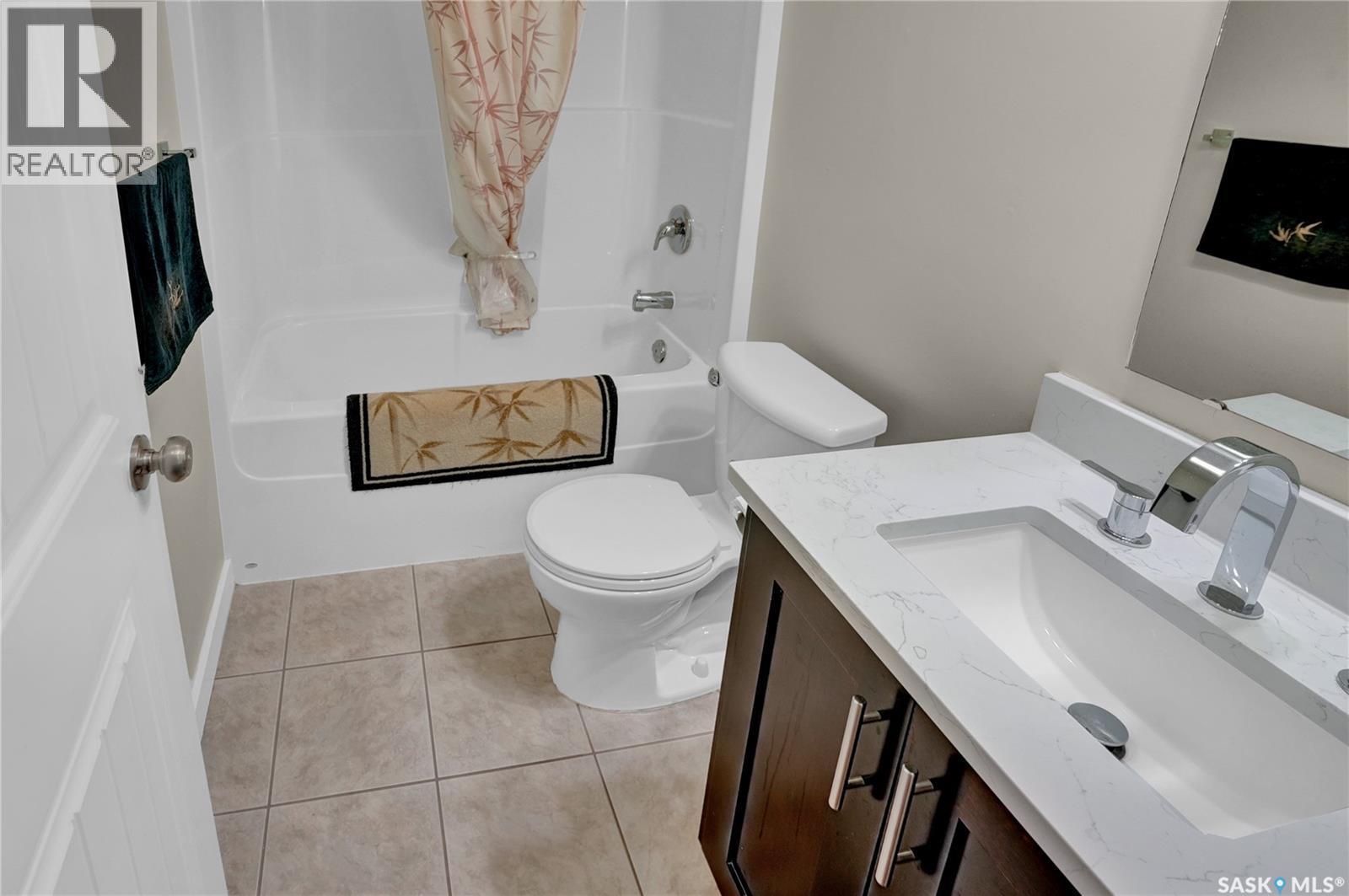 121 Everton Crescent, Moose Jaw, SK - Indoor Photo Showing Bathroom