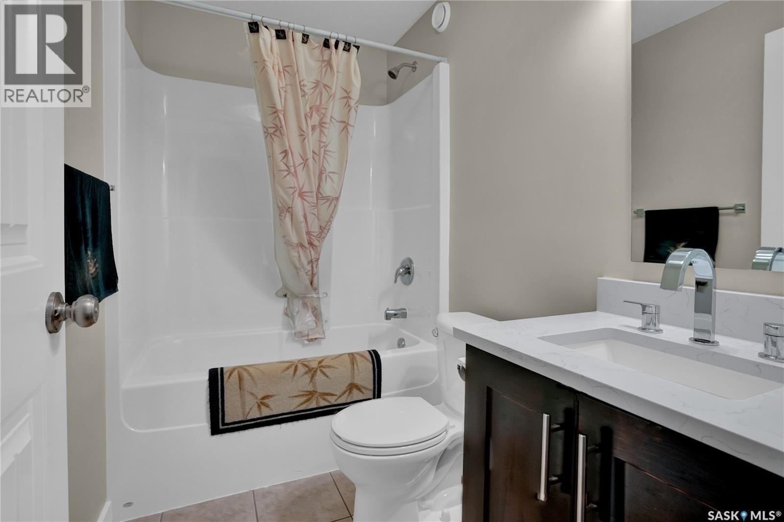 121 Everton Crescent, Moose Jaw, SK - Indoor Photo Showing Bathroom
