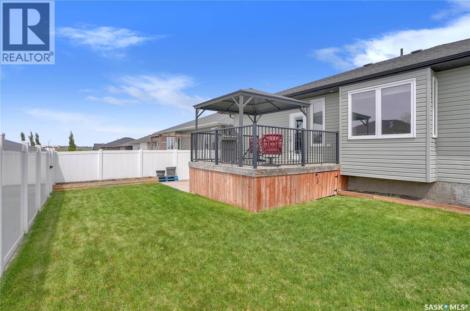121 Everton Crescent, Moose Jaw, SK - Outdoor With Deck Patio Veranda