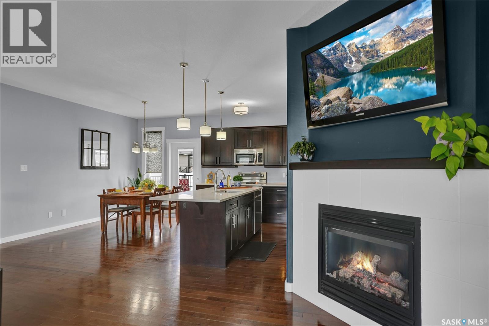 121 Everton Crescent, Moose Jaw, SK - Indoor Photo Showing Living Room With Fireplace