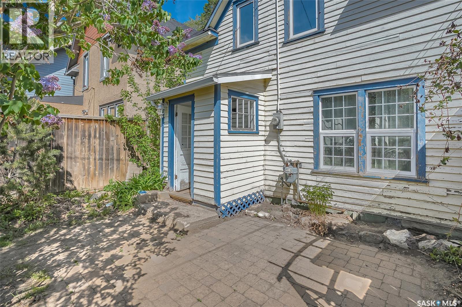 524 7Th Street E, Saskatoon, SK - Outdoor