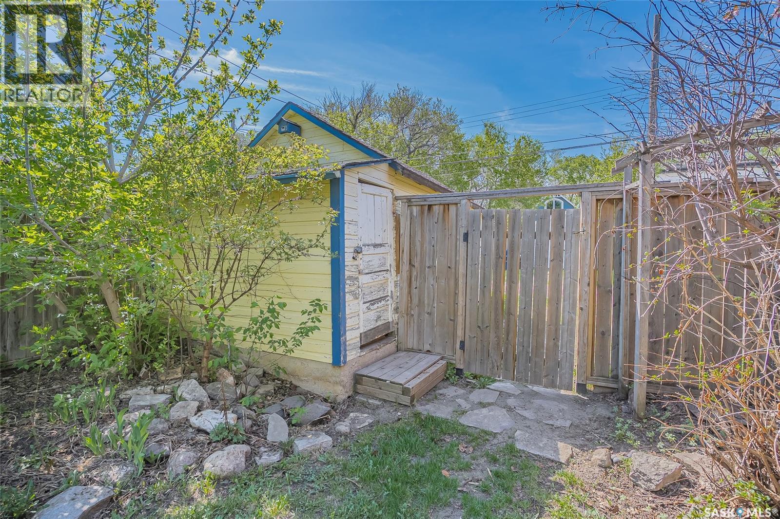 524 7Th Street E, Saskatoon, SK - Outdoor
