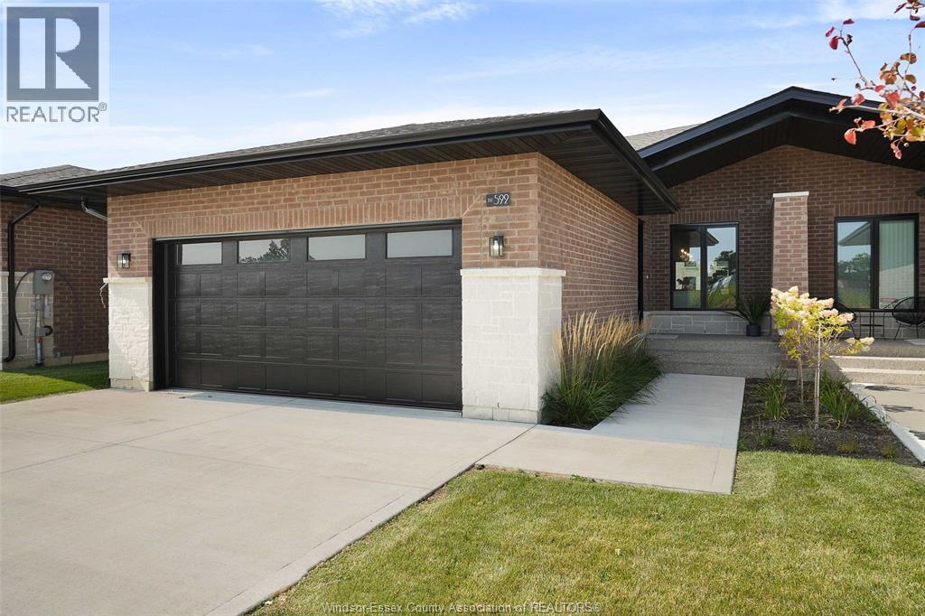 668 Lily Mac Boulevard, Windsor, ON - Outdoor