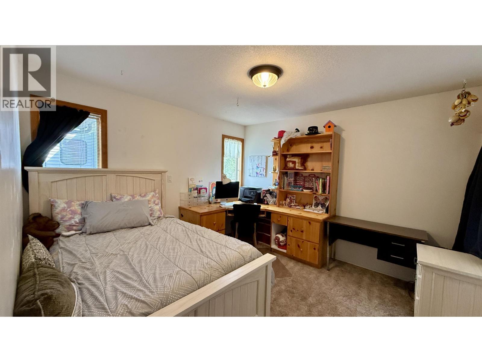 7364 Watch Lake Road, Lone Butte, BC - Indoor Photo Showing Bedroom