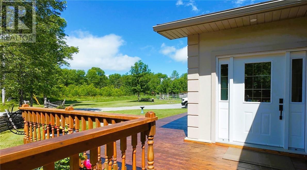 14 Maplewood Trail, Kagawong, ON - Outdoor