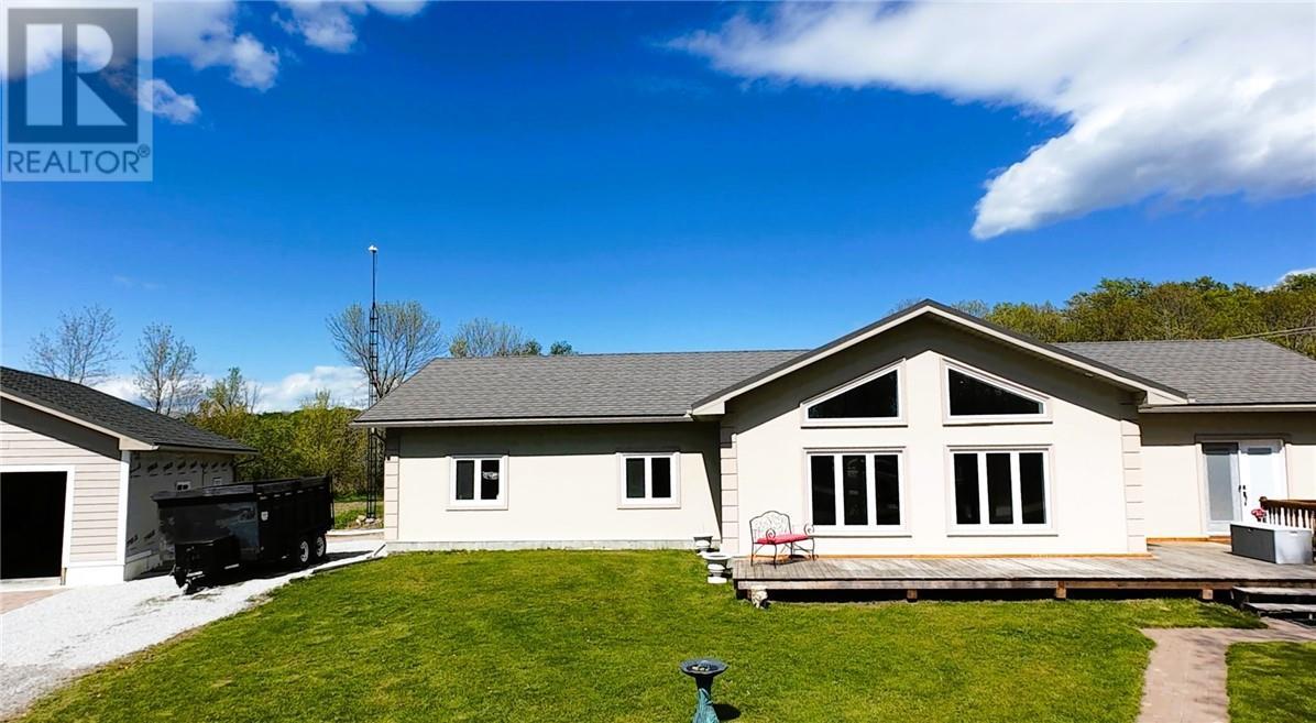 14 Maplewood Trail, Kagawong, ON - Outdoor
