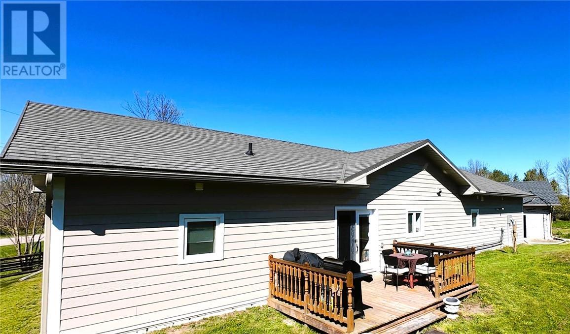 14 Maplewood Trail, Kagawong, ON - Outdoor With Exterior