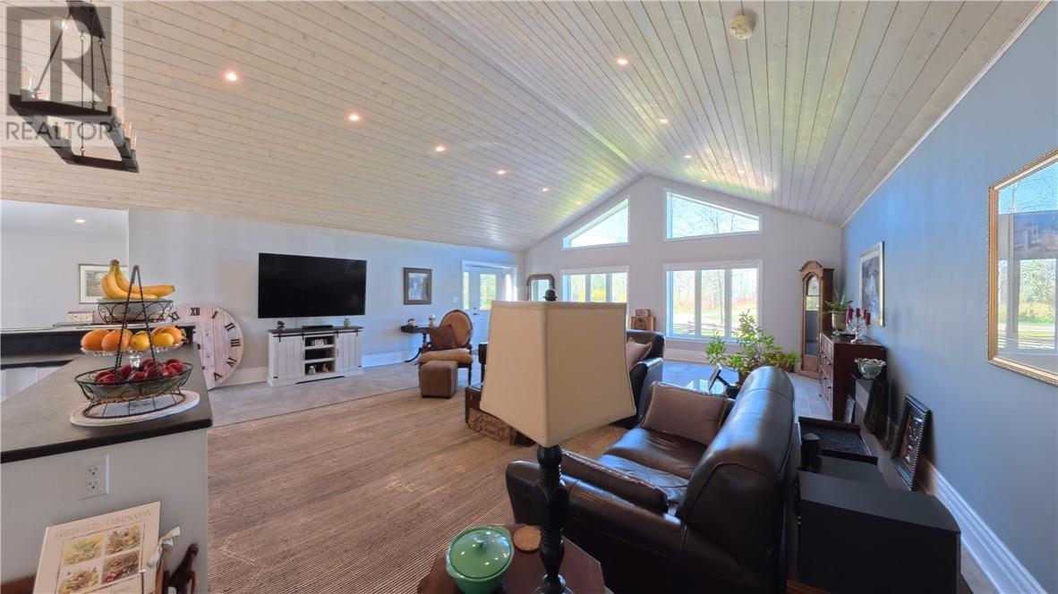 14 Maplewood Trail, Kagawong, ON - Indoor