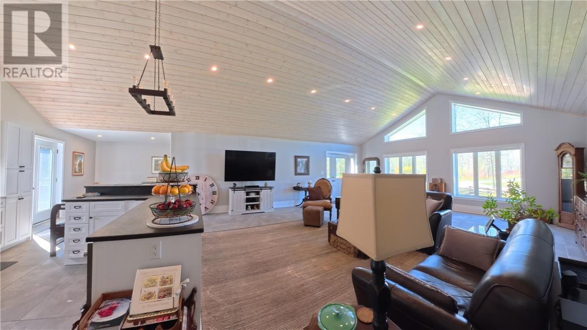 14 Maplewood Trail, Kagawong, ON - Indoor
