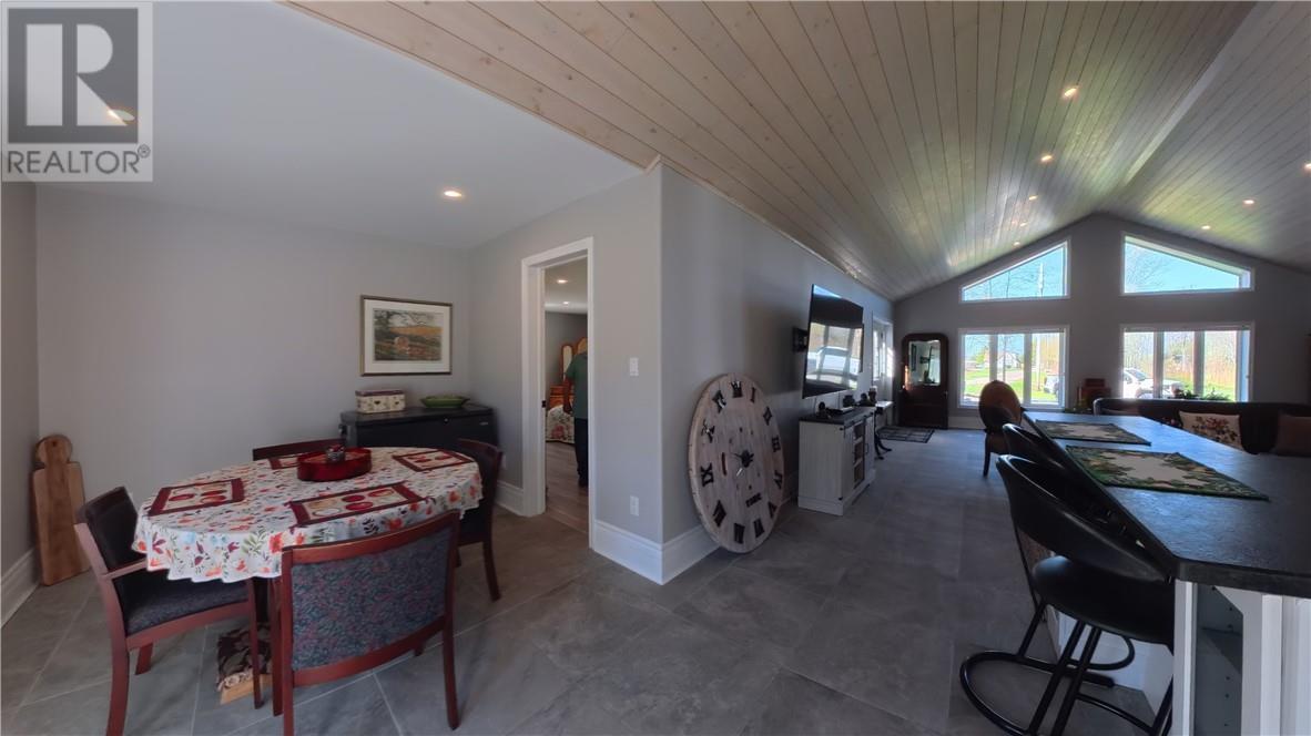 14 Maplewood Trail, Kagawong, ON - Indoor