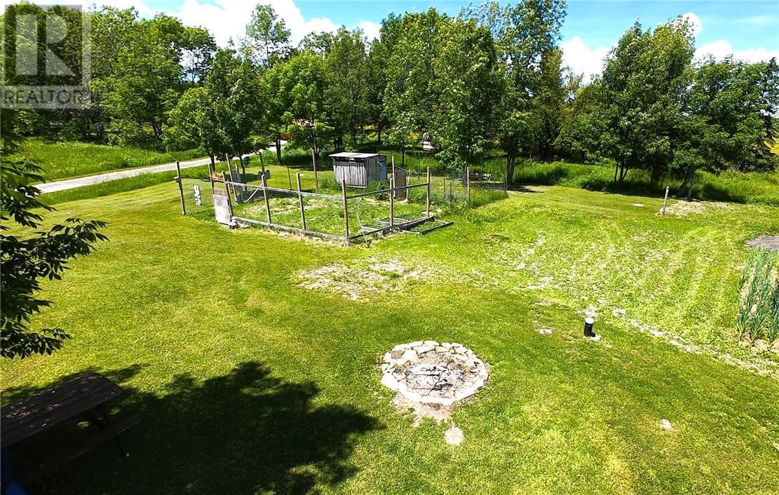 14 Maplewood Trail, Kagawong, ON - Outdoor