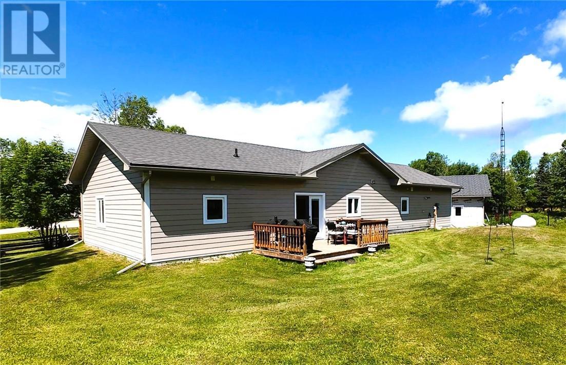 14 Maplewood Trail, Kagawong, ON - Outdoor