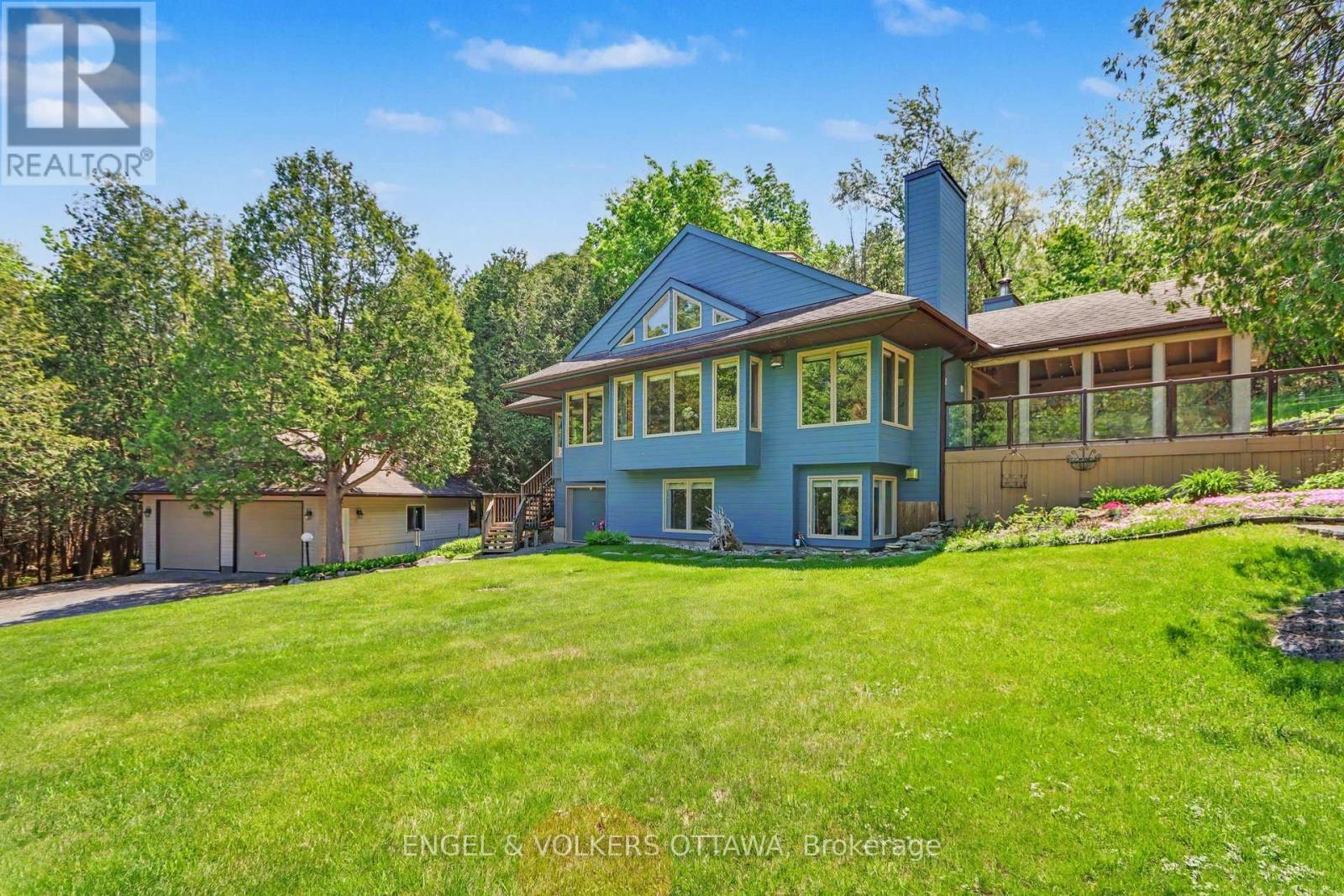 4637 Northwoods Drive, Ottawa, ON - Outdoor