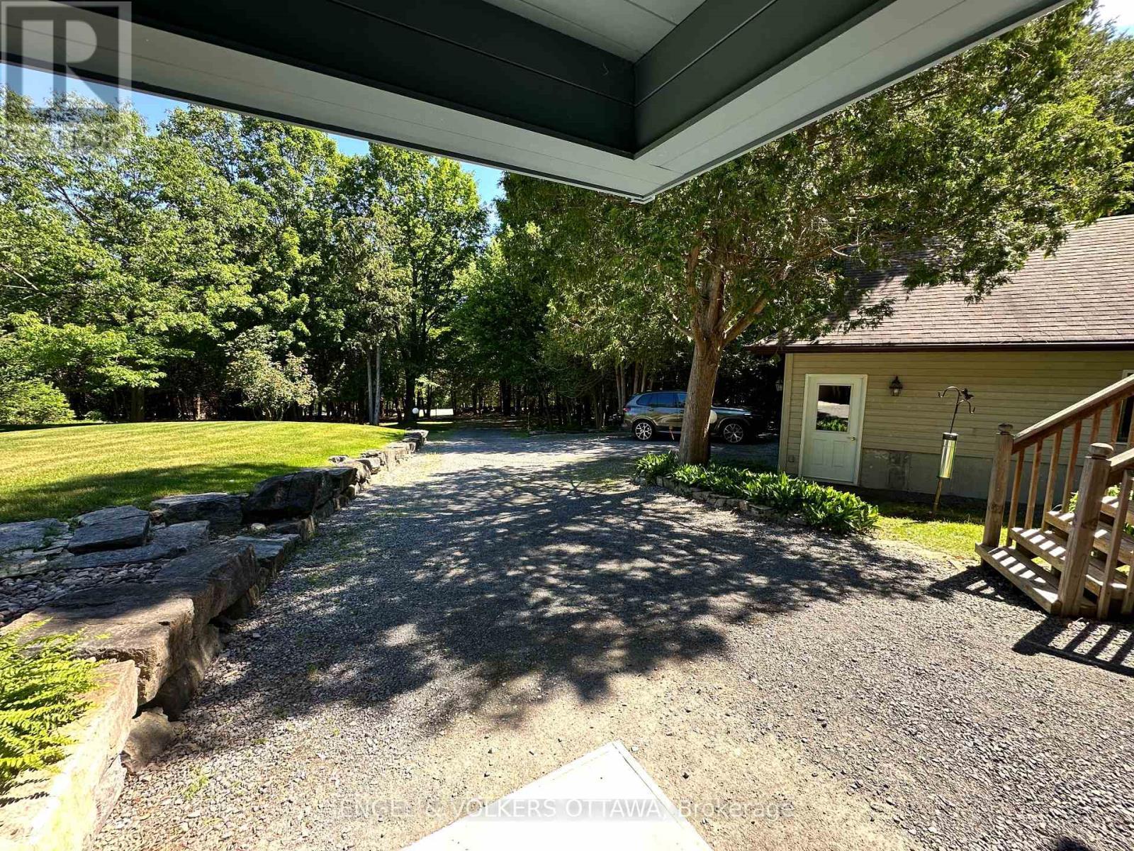 4637 Northwoods Drive, Ottawa, ON - Outdoor