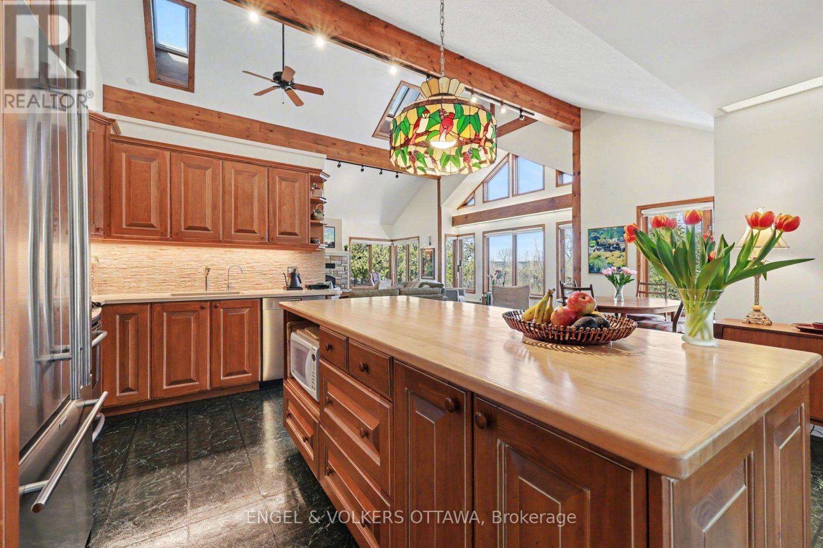 4637 Northwoods Drive, Ottawa, ON - Indoor