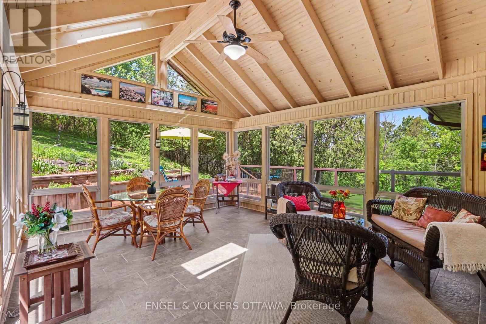 4637 Northwoods Drive, Ottawa, ON - With Deck Patio Veranda