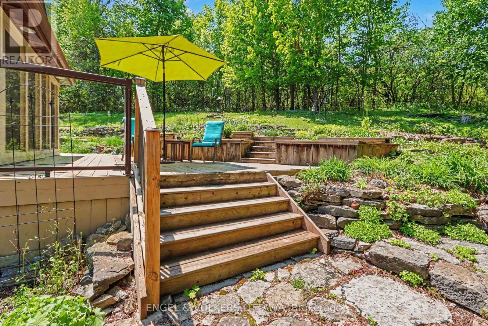 4637 Northwoods Drive, Ottawa, ON - Outdoor