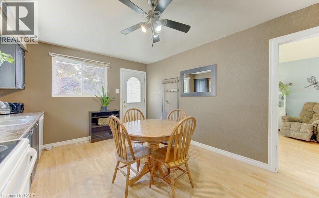 96 Scott Road, Cambridge, ON - Indoor Photo Showing Dining Room