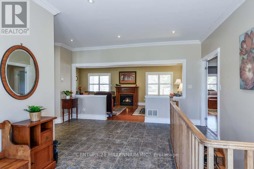 8 Castlewood Court, Caledon, ON - Indoor With Fireplace