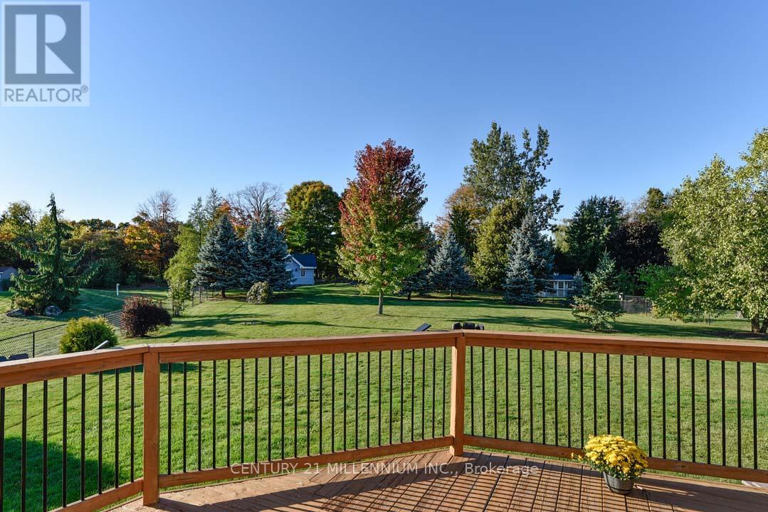 8 Castlewood Court, Caledon, ON - Outdoor With Deck Patio Veranda