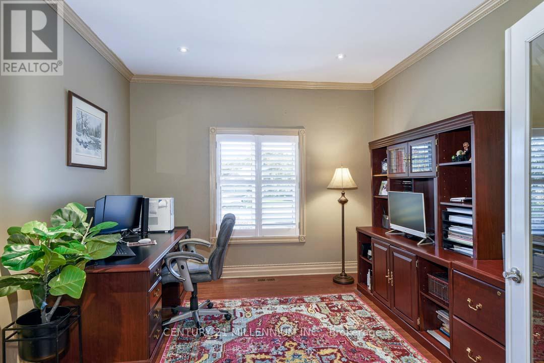 8 Castlewood Court, Caledon, ON - Indoor Photo Showing Office
