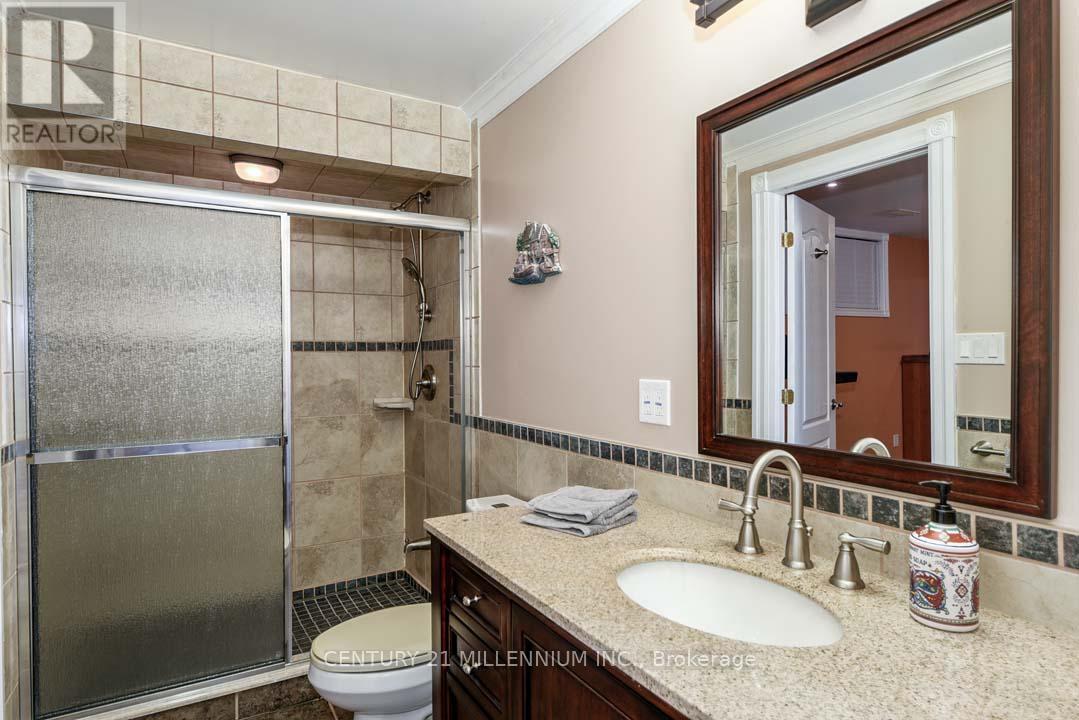 8 Castlewood Court, Caledon, ON - Indoor Photo Showing Bathroom