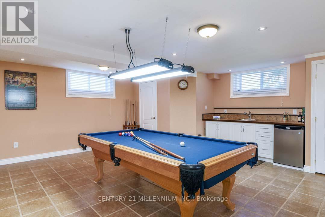 8 Castlewood Court, Caledon, ON - Indoor Photo Showing Other Room