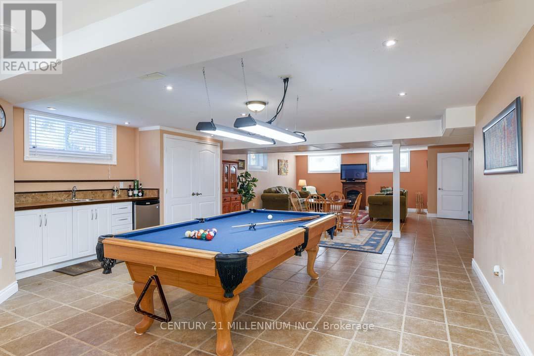 8 Castlewood Court, Caledon, ON - Indoor Photo Showing Other Room