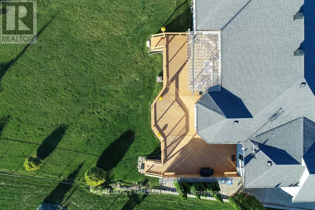 8 Castlewood Court, Caledon, ON - Outdoor