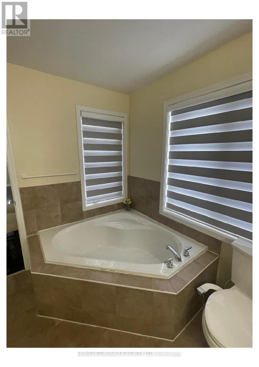55 Secord Crescent, Brampton, ON - Indoor Photo Showing Bathroom