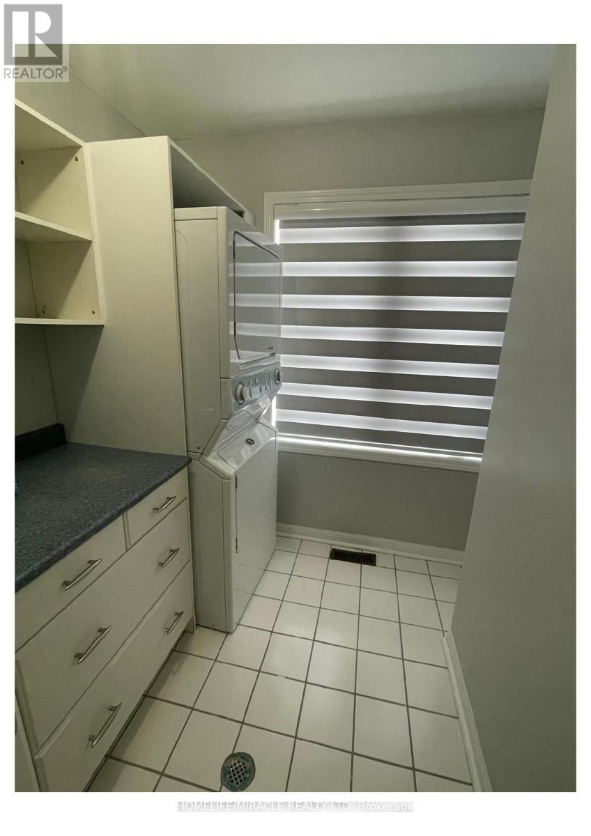 55 Secord Crescent, Brampton, ON - Indoor Photo Showing Laundry Room