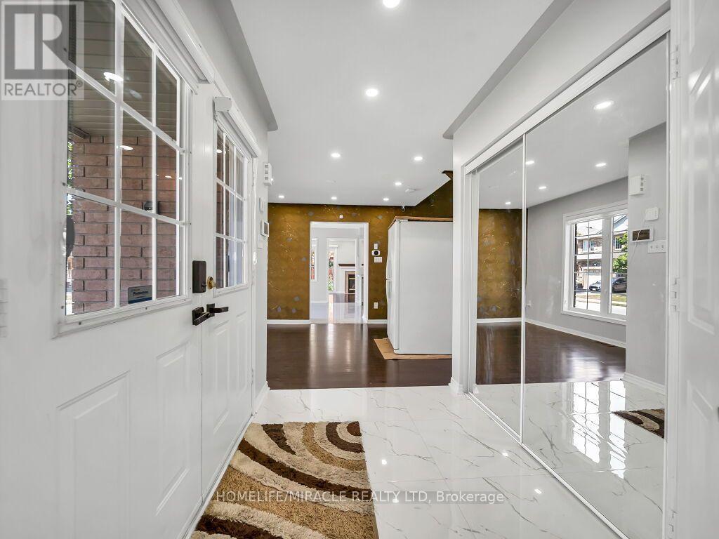 55 Secord Crescent, Brampton, ON - Indoor Photo Showing Other Room