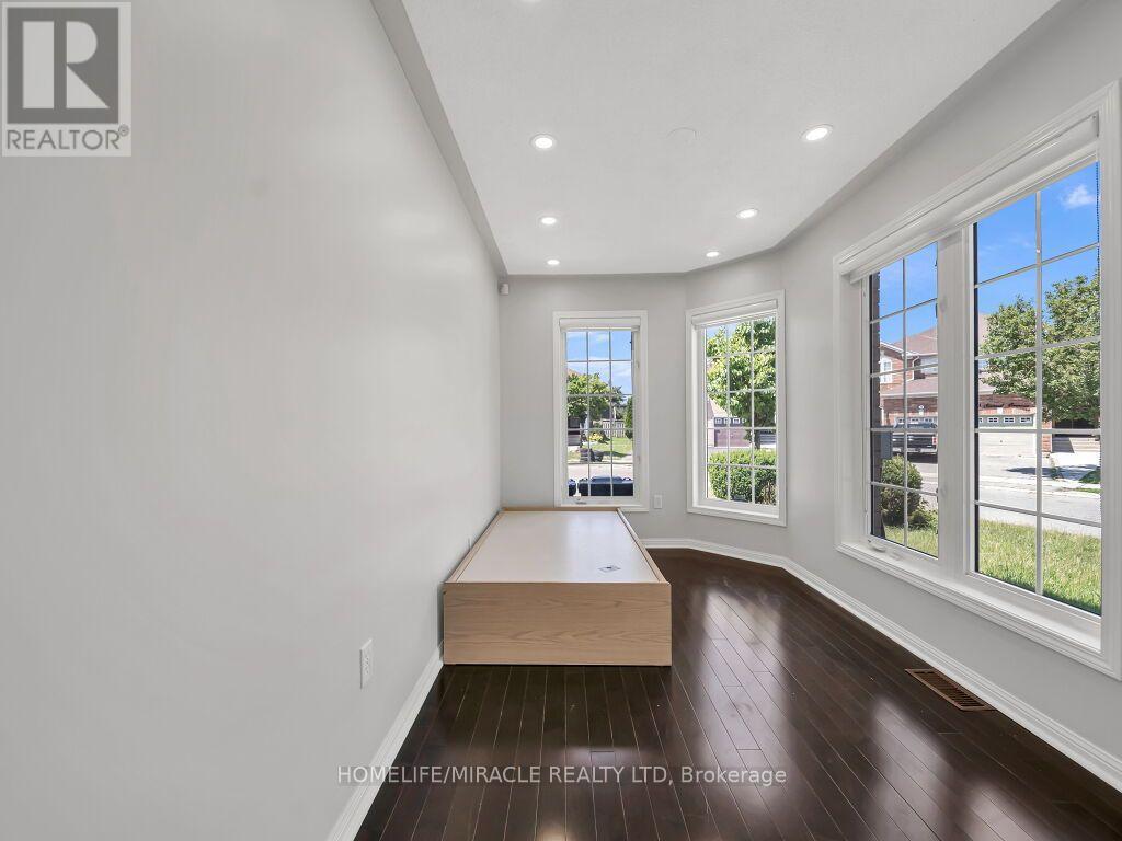 55 Secord Crescent, Brampton, ON - Indoor Photo Showing Other Room