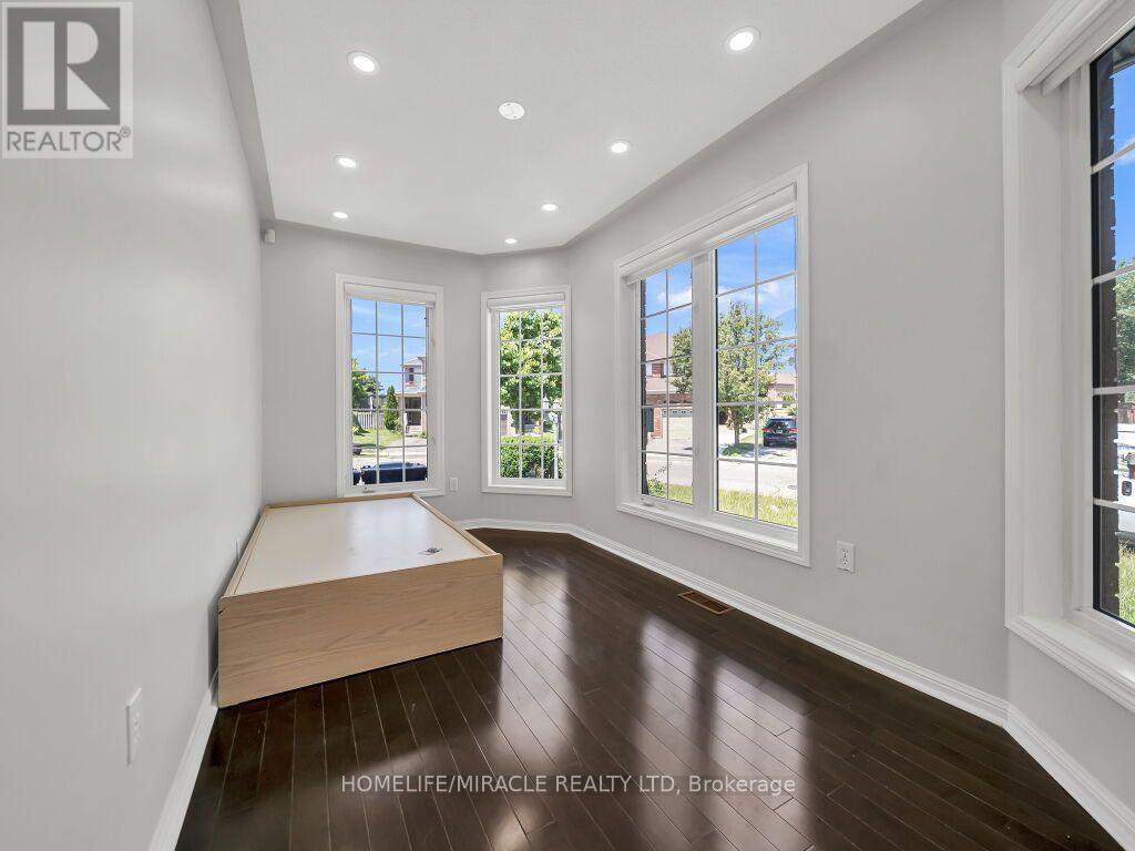 55 Secord Crescent, Brampton, ON - Indoor Photo Showing Other Room