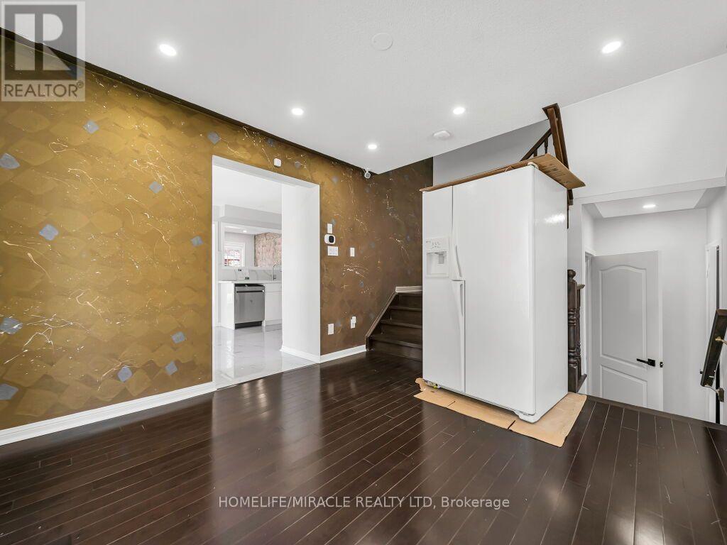 55 Secord Crescent, Brampton, ON - Indoor Photo Showing Other Room