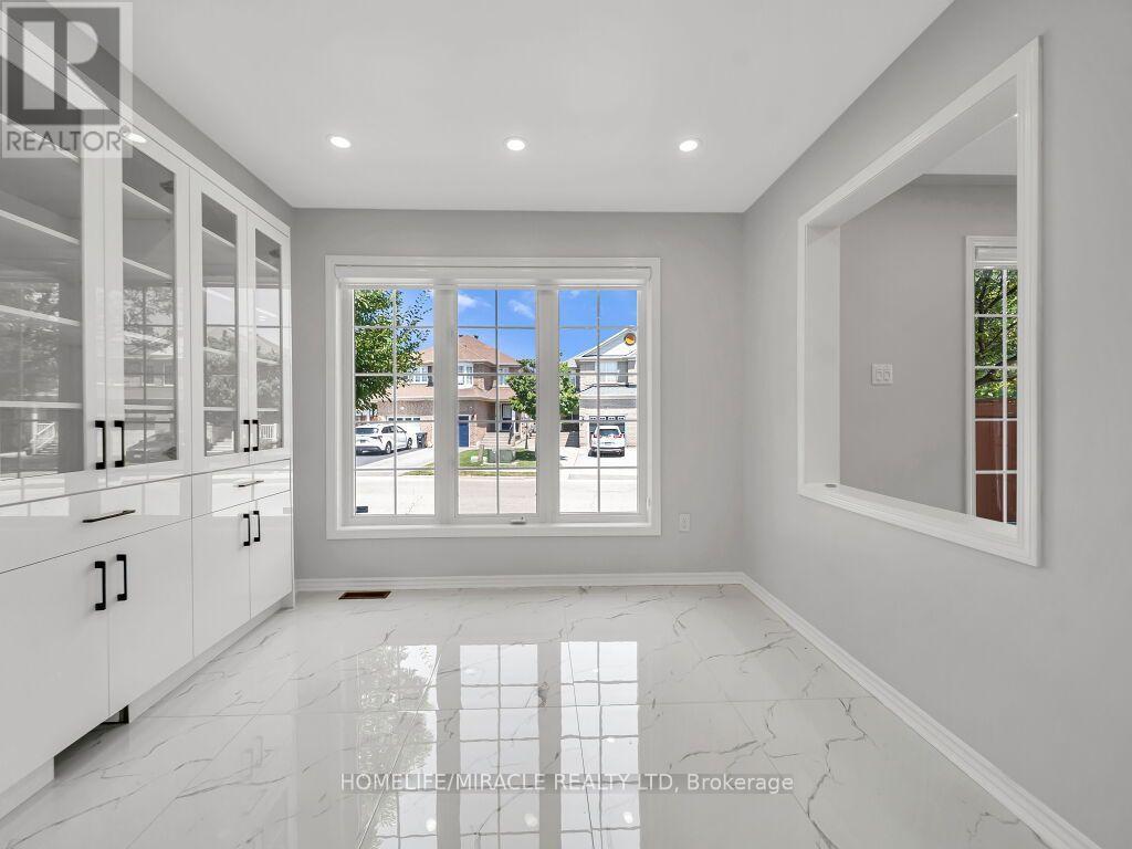 55 Secord Crescent, Brampton, ON - Indoor Photo Showing Other Room