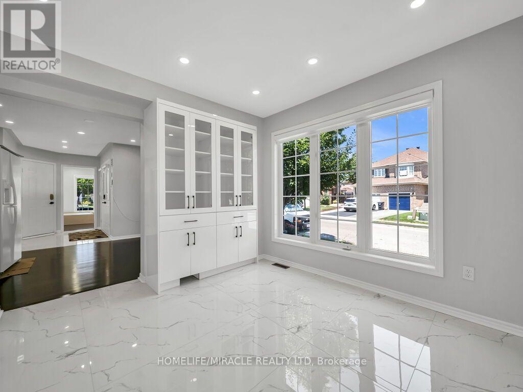 55 Secord Crescent, Brampton, ON - Indoor Photo Showing Other Room