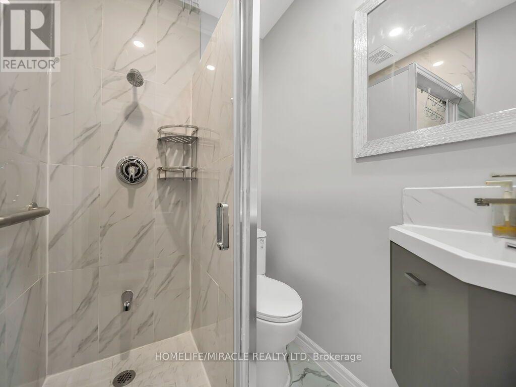 55 Secord Crescent, Brampton, ON - Indoor Photo Showing Bathroom