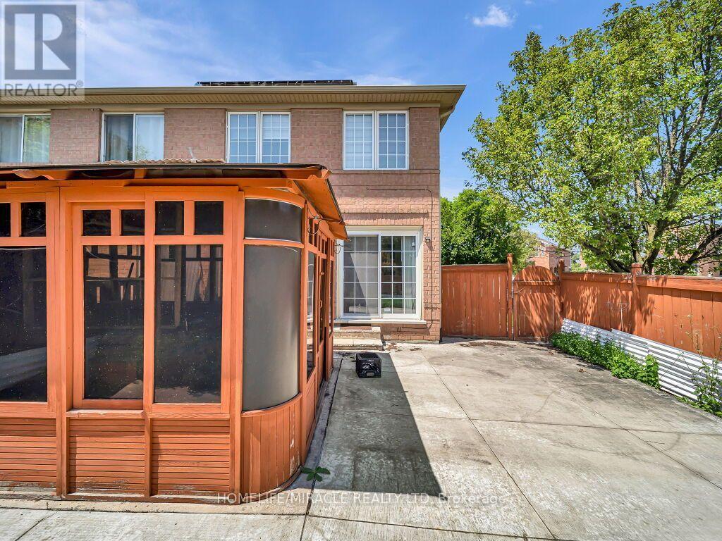 55 Secord Crescent, Brampton, ON - Outdoor