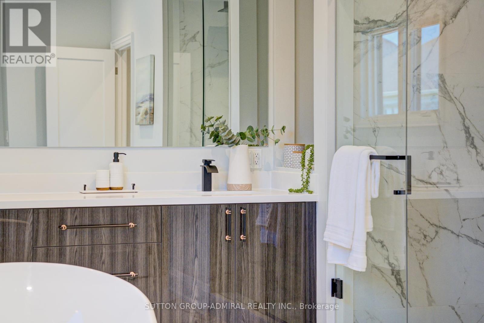 26 Valleywest Road, Brampton, ON - Indoor Photo Showing Bathroom