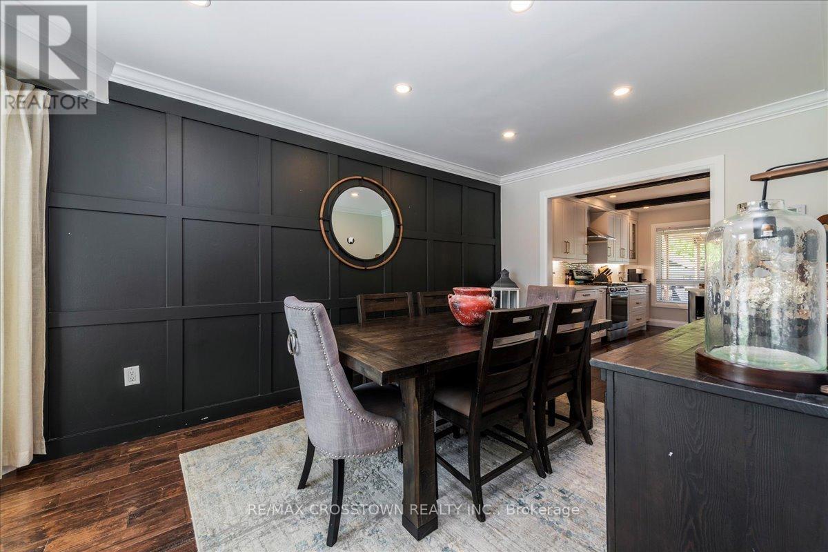 92 Golden Meadow Road, Barrie, ON - Indoor Photo Showing Dining Room